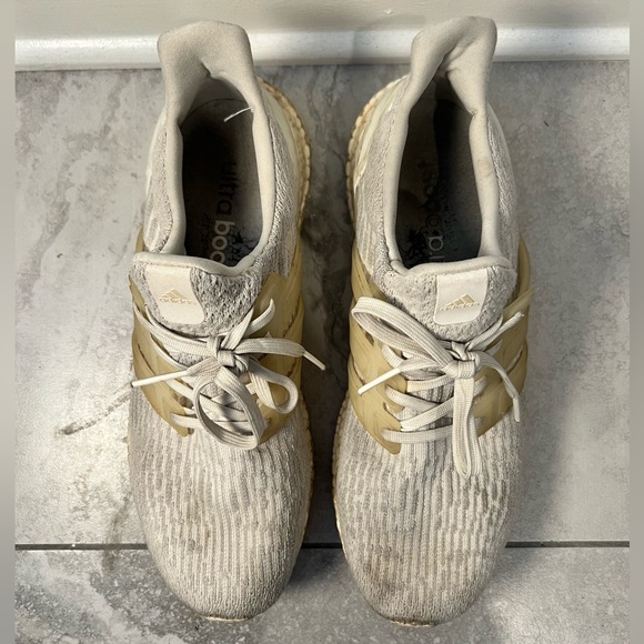 Mens size 10.5 adidas ultra boost - Picture 3 of 7
